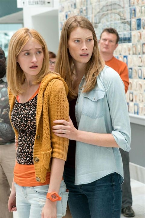 The Mist : Fotos Alyssa Sutherland, Gus Birney