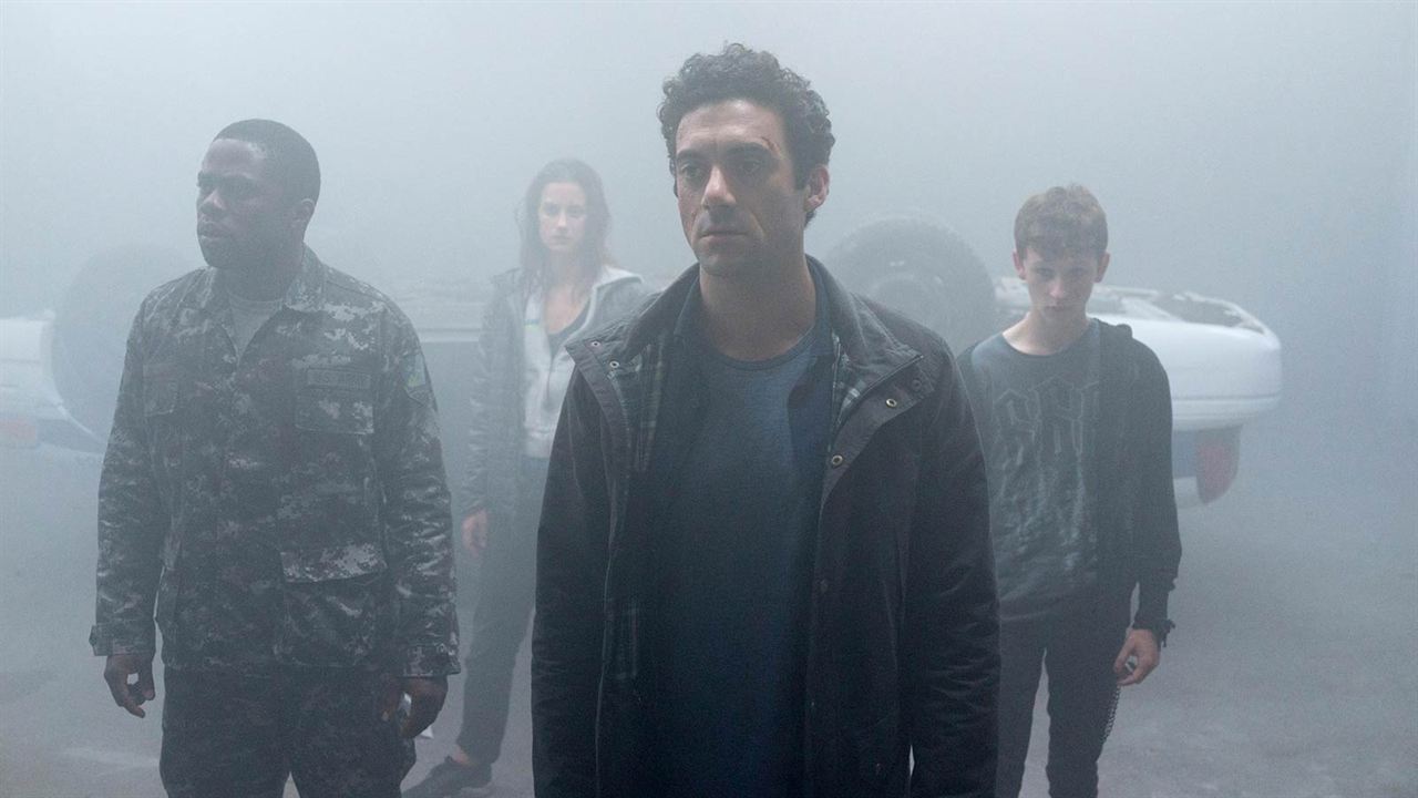 The Mist : Fotos Danica Curcic, Morgan Spector