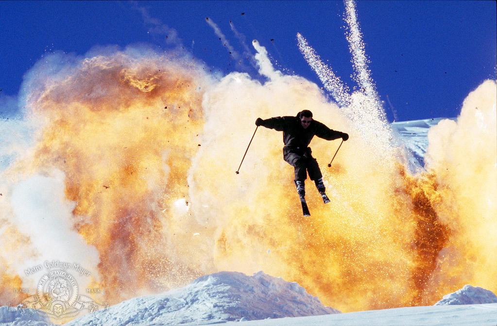 007 - O Mundo Não é o Bastante : Fotos Pierce Brosnan