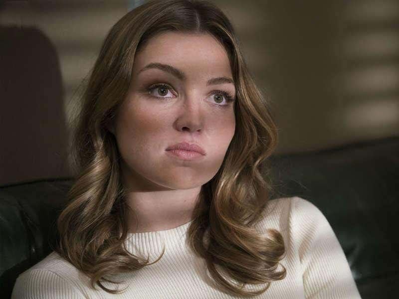 Ray Donovan : Fotos Lili Simmons