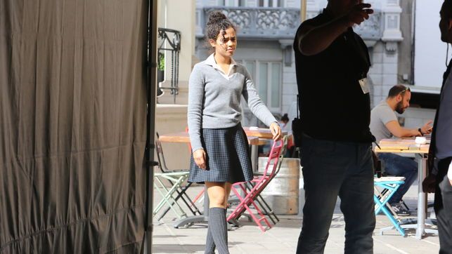 Por um Corredor Escuro : Fotos