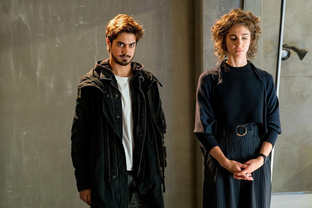 Ghost Wars : Fotos Avan Jogia, Carmel Amit