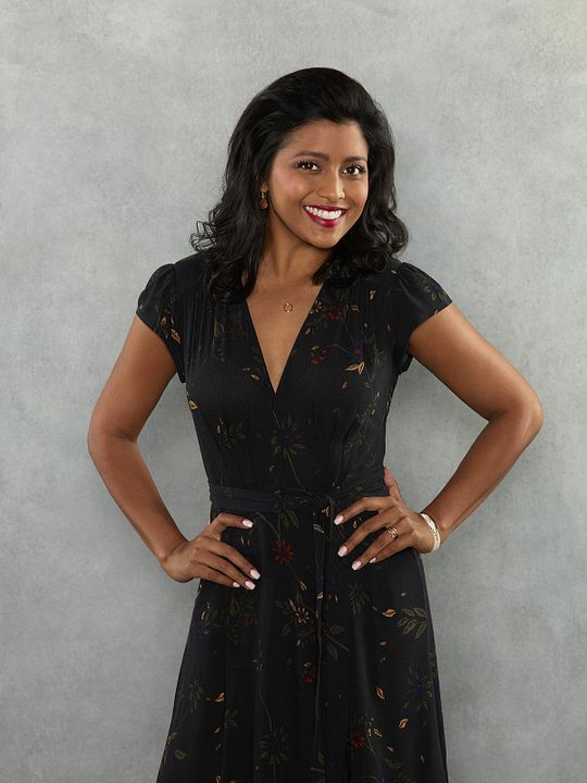 Fotos Tiya Sircar