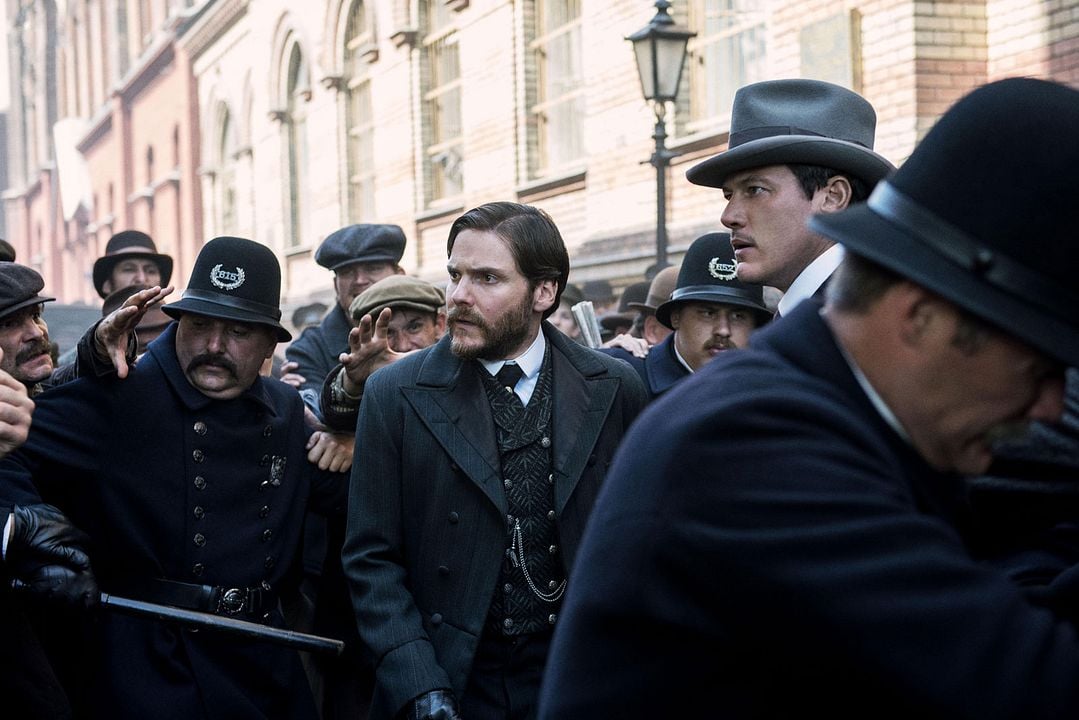 The Alienist : Fotos Luke Evans, Daniel Brühl