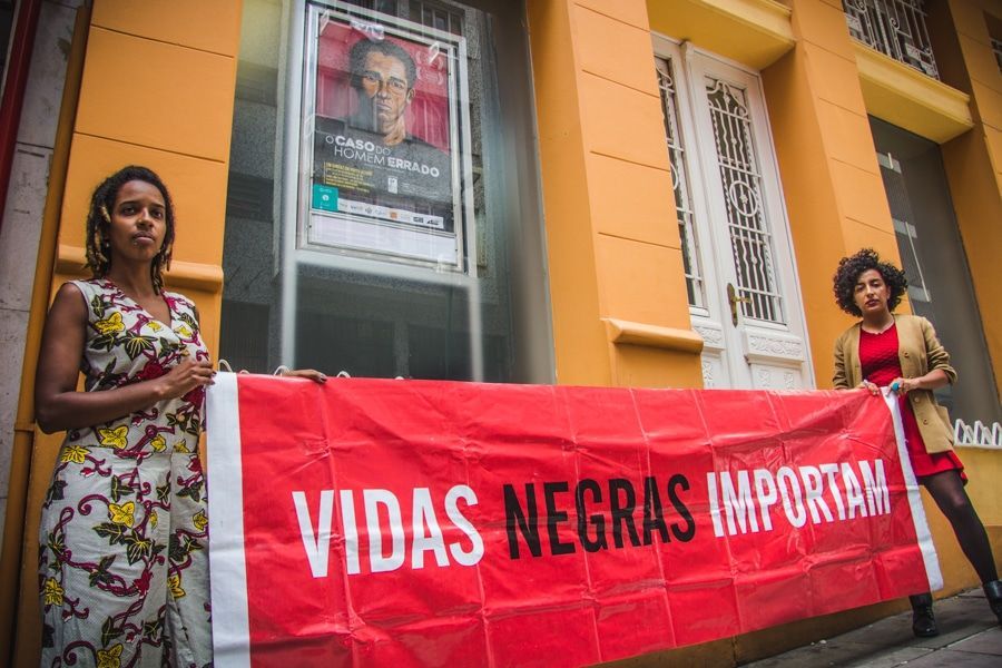 O Caso do Homem Errado : Fotos