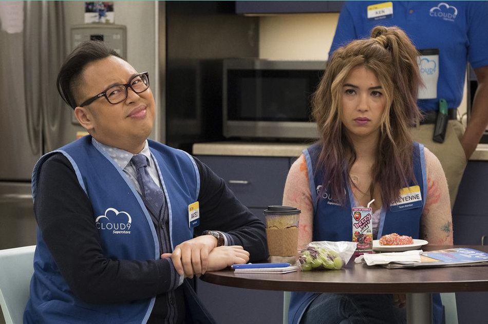 Superstore : Fotos Nichole Bloom, Nico Santos