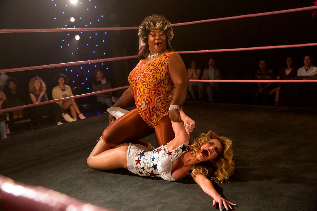 GLOW : Fotos Chris Lowell, Betty Gilpin, Kia Stevens