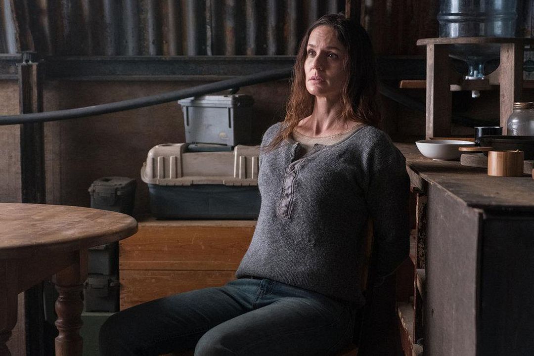 Colony : Fotos Sarah Wayne Callies