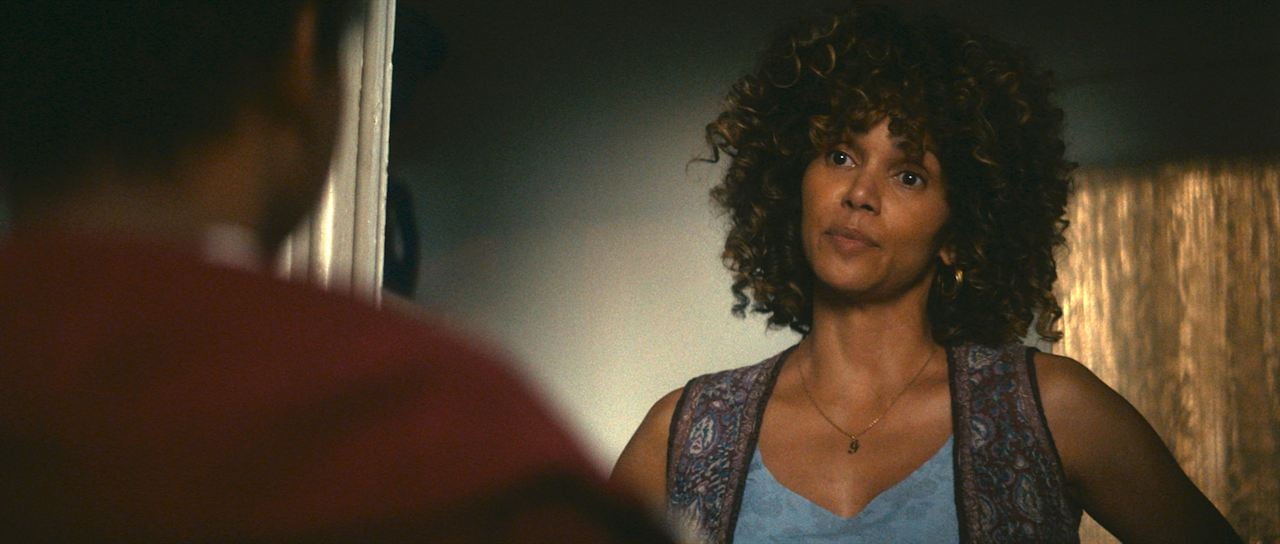 Kings: Los Angeles em Chamas : Fotos Halle Berry