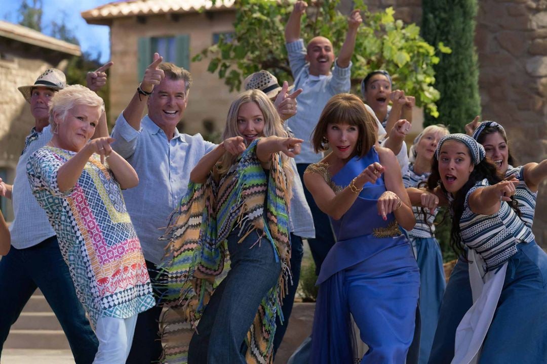 Mamma Mia! Lá Vamos Nós de Novo : Fotos Julie Walters, Amanda Seyfried, Pierce Brosnan, Christine Baranski