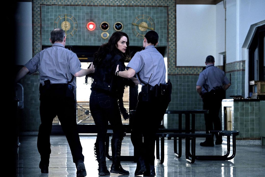 Wynonna Earp: A Maldição dos Renascidos : Fotos Melanie Scrofano