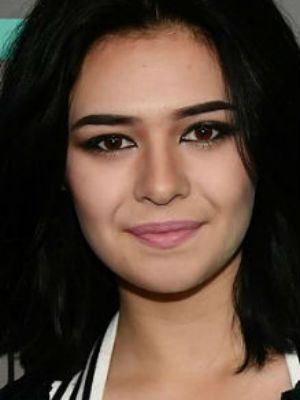 Poster Nicole Maines