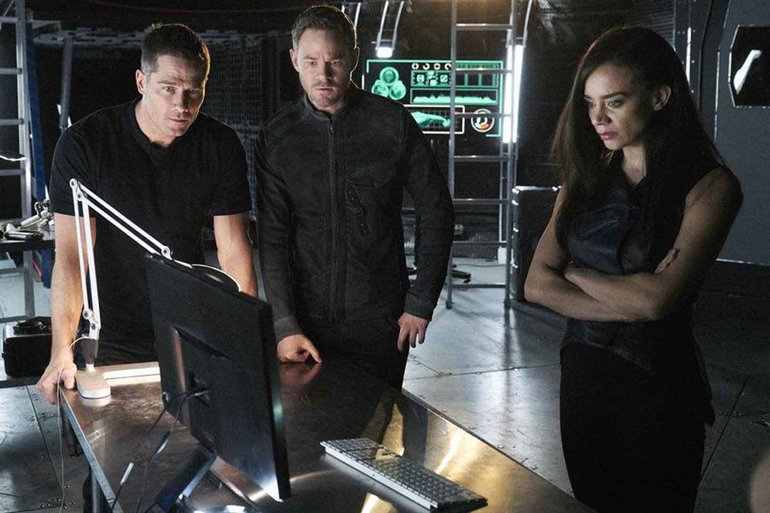 Fotos Luke MacFarlane, Aaron Ashmore, Hannah John-Kamen