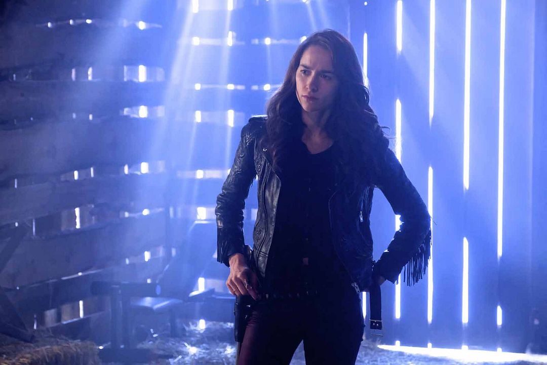 Wynonna Earp: A Maldição dos Renascidos : Fotos Melanie Scrofano