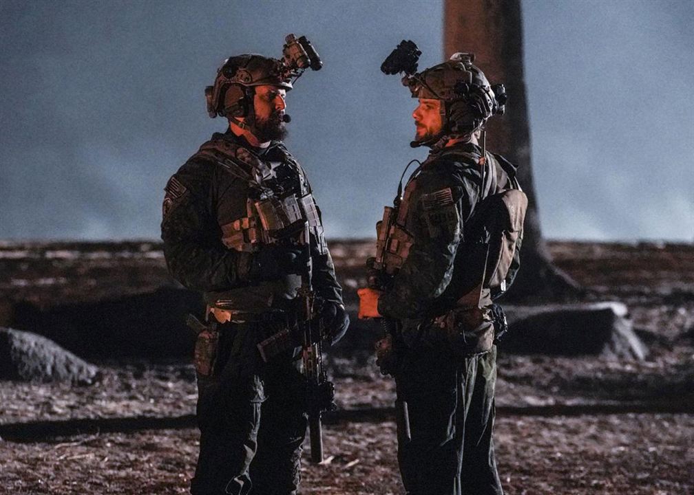 SEAL Team : Fotos Max Thieriot, A.J. Buckley