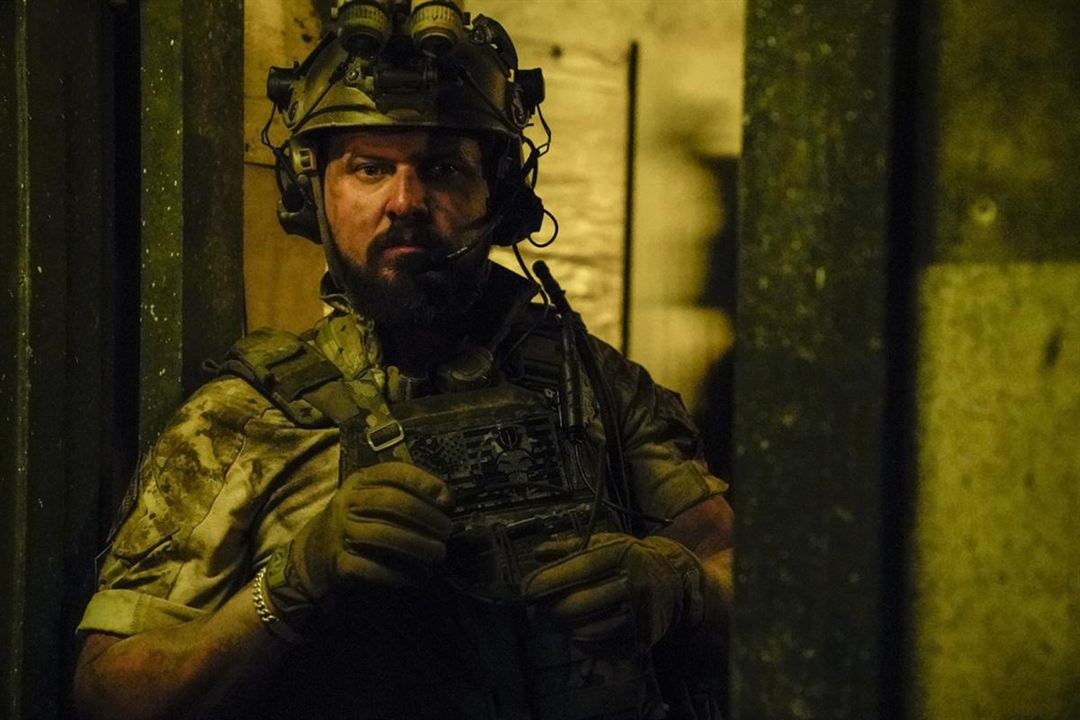 SEAL Team : Fotos A.J. Buckley