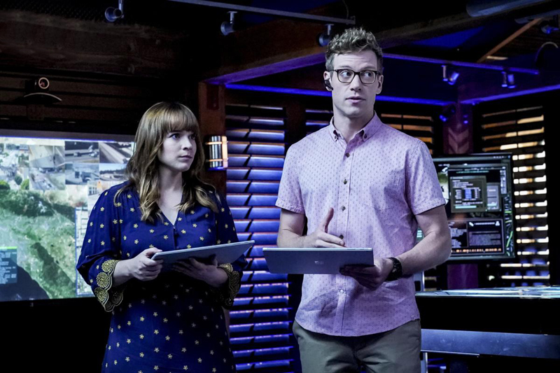 Fotos Barrett Foa, Renee Felice Smith