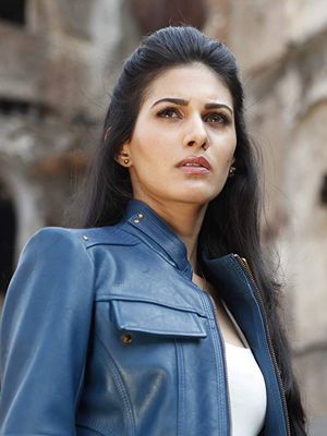 Poster Amyra Dastur