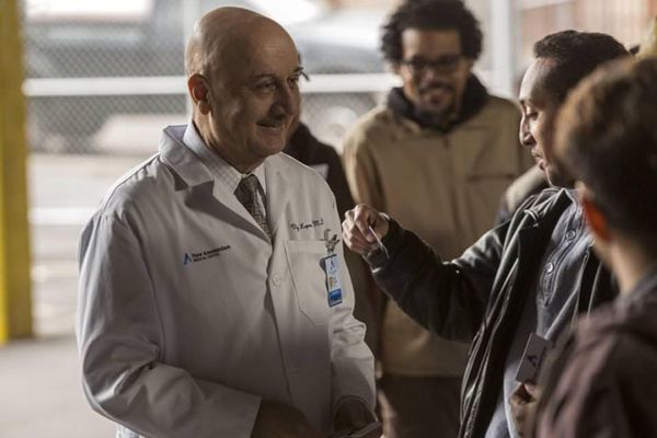 Hospital New Amsterdam : Fotos Anupam Kher