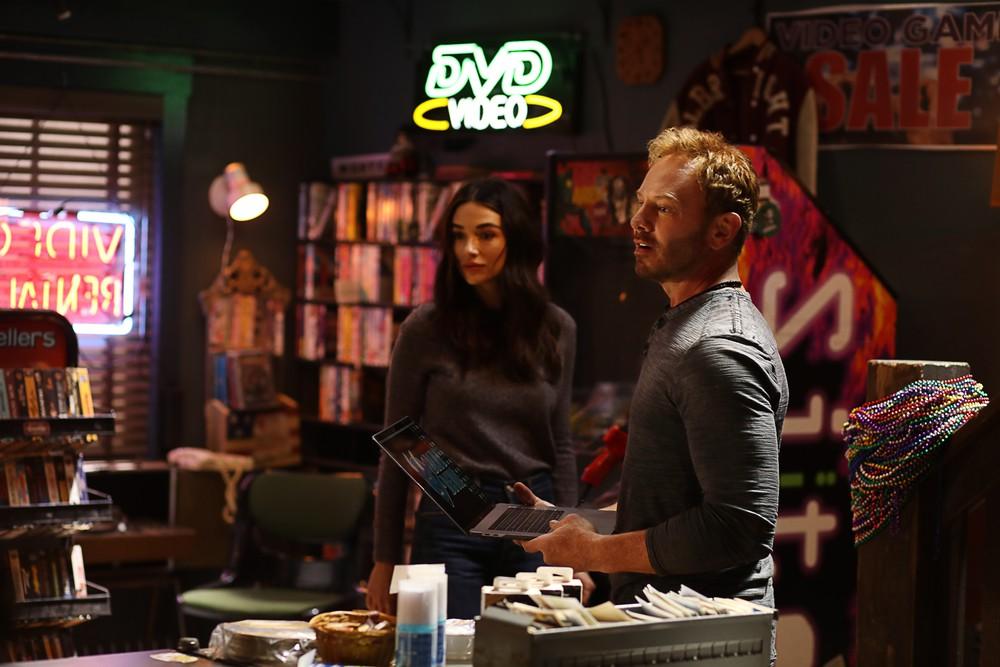 Swamp Thing : Fotos Crystal Reed, Ian Ziering