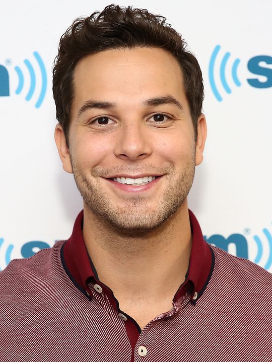 Poster Skylar Astin