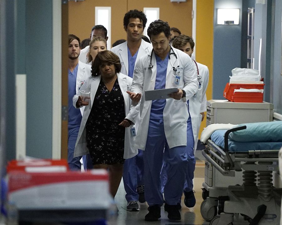 Grey's Anatomy : Fotos Chandra Wilson, Giacomo Gianniotti