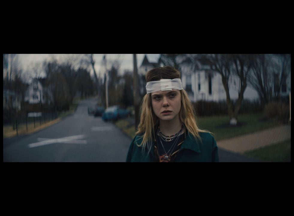I Think We're Alone Now : Fotos Elle Fanning