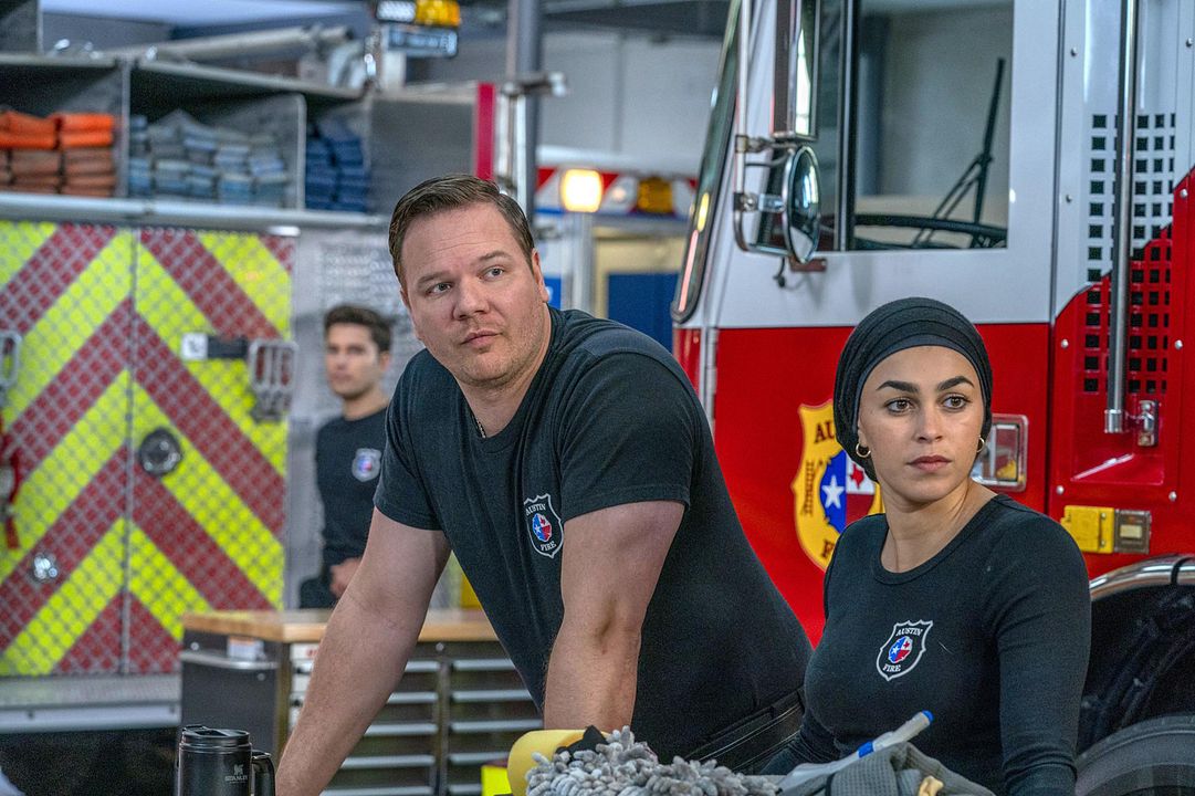 9-1-1: Lone Star : Fotos Jim Parrack