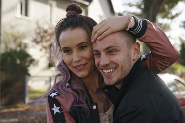 9 Dias Acordado : Fotos Jannik Schümann, Peri Baumeister