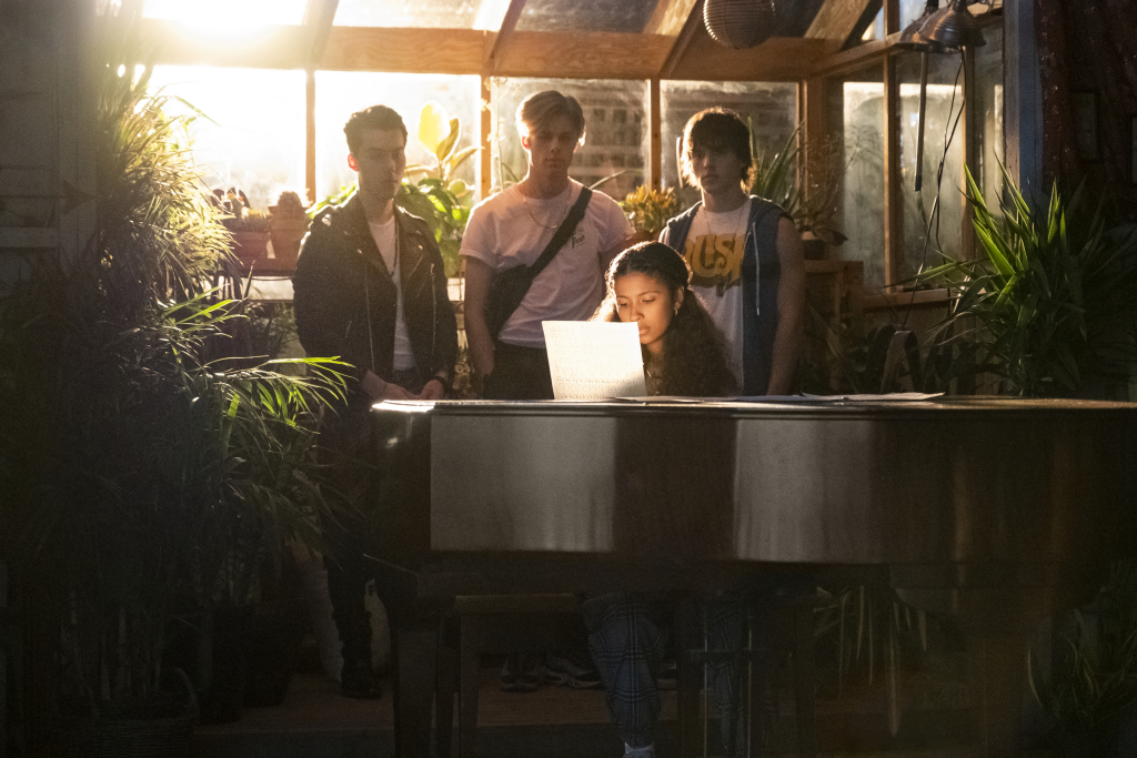 Julie and the Phantoms : Fotos Jeremy Shada, Charlie Gillespie, Madison Reyes