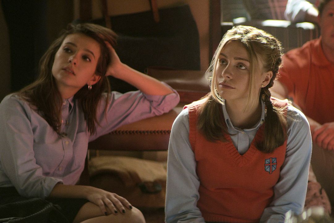 Caçadoras de Recompensas : Fotos Maddie Phillips, Anjelica Bette Fellini