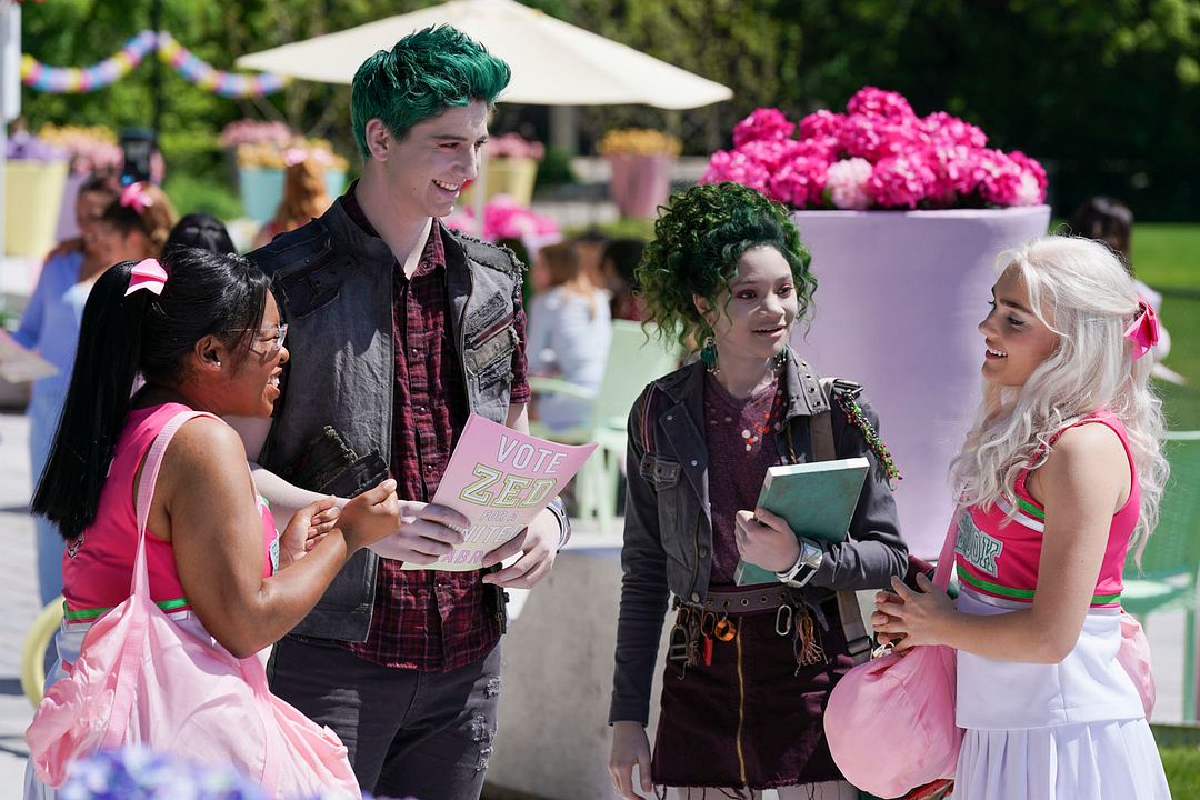 Z-O-M-B-I-E-S 2 : Fotos Milo Manheim, Kylee Russell, Meg Donnelly