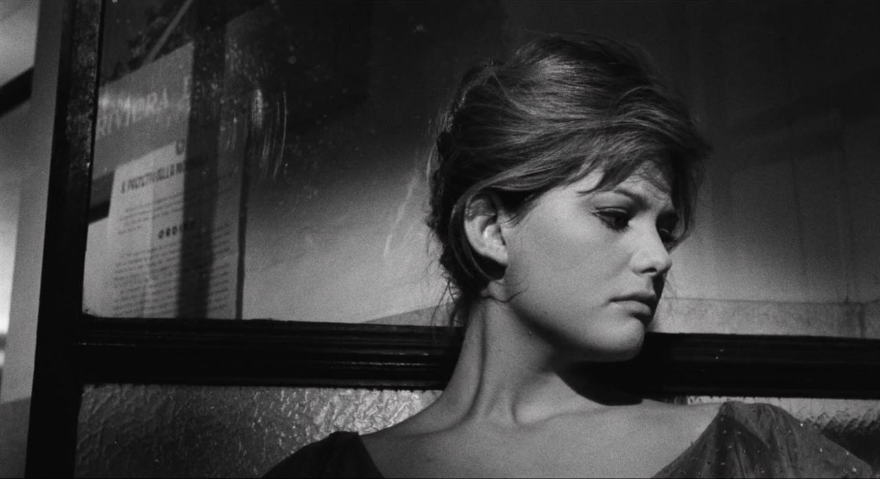 A Moça com a Valise : Fotos Claudia Cardinale