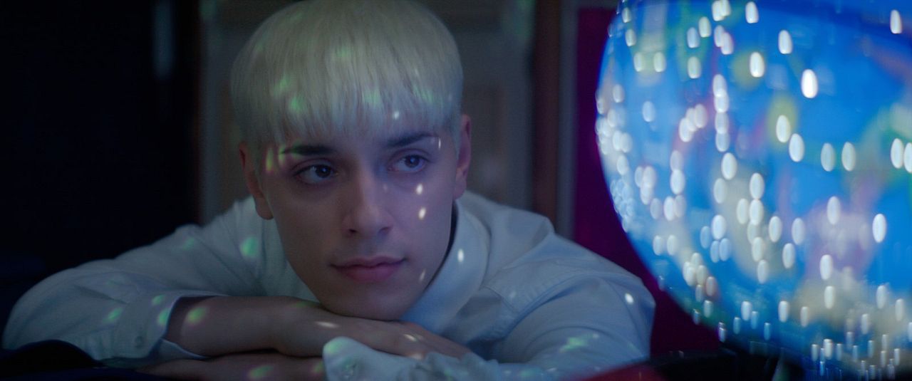 Todos Estão Falando Sobre Jamie : Fotos Max Harwood