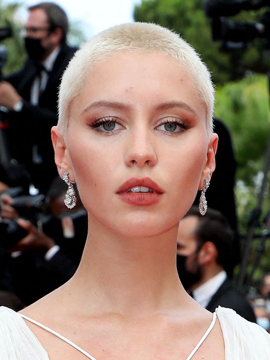 Poster Iris Law