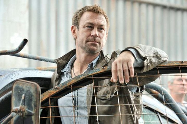 Defiance : Fotos Grant Bowler