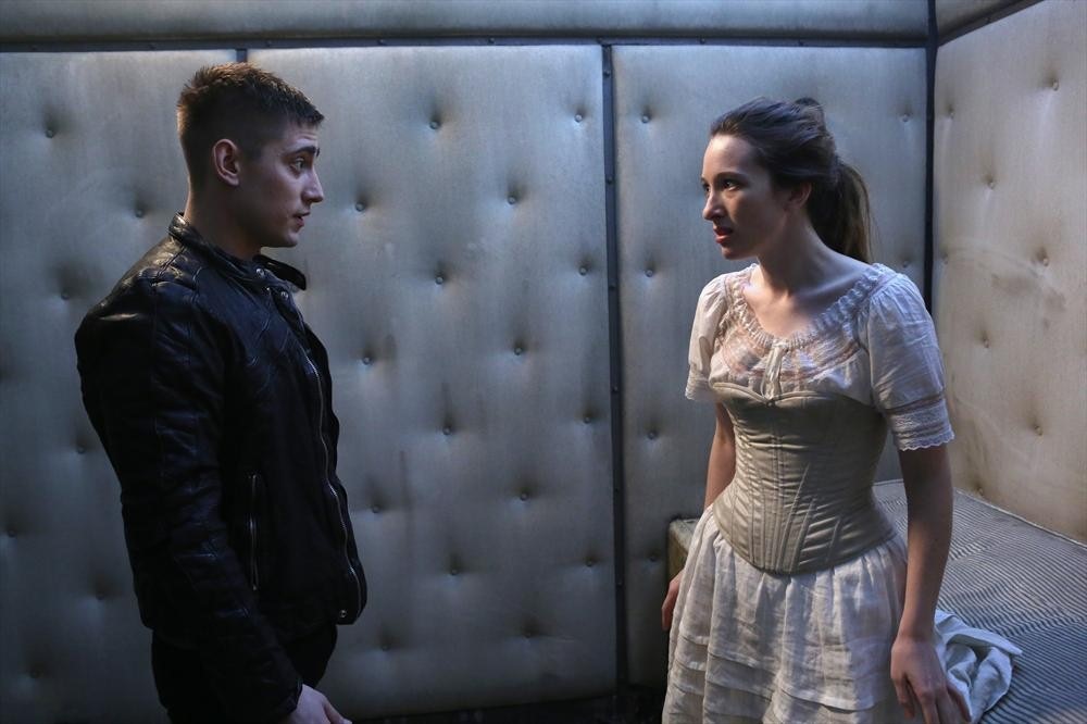 Once Upon a Time in Wonderland : Fotos Sophie Lowe, Michael Socha