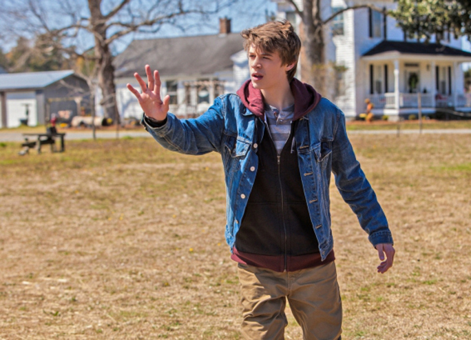 Under The Dome : Fotos Colin Ford