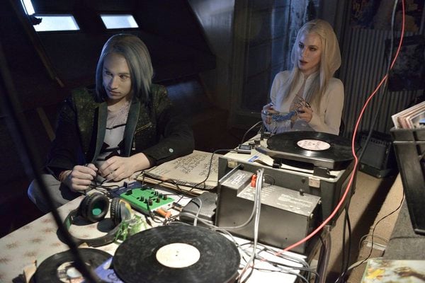 Defiance : Fotos Jesse Rath, Jaime Murray