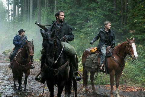 Falling Skies : Fotos Connor Jessup, Noah Wyle