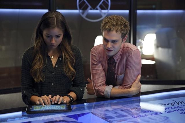 Marvel's Agents of S.H.I.E.L.D. : Fotos Iain De Caestecker, Chloe Bennet