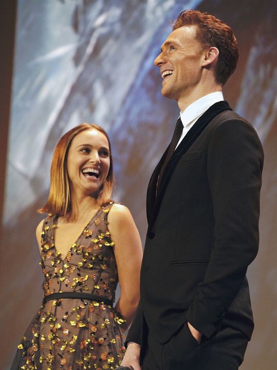 Thor: O Mundo Sombrio : Revista Tom Hiddleston, Natalie Portman