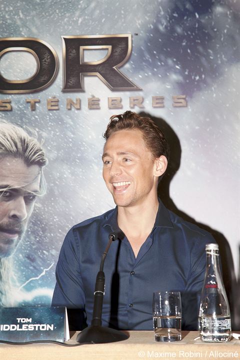Thor: O Mundo Sombrio : Revista Tom Hiddleston