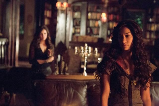 The Vampire Diaries : Fotos Janina Gavankar