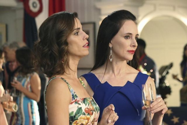 Revenge : Fotos Ana Ortiz, Madeleine Stowe