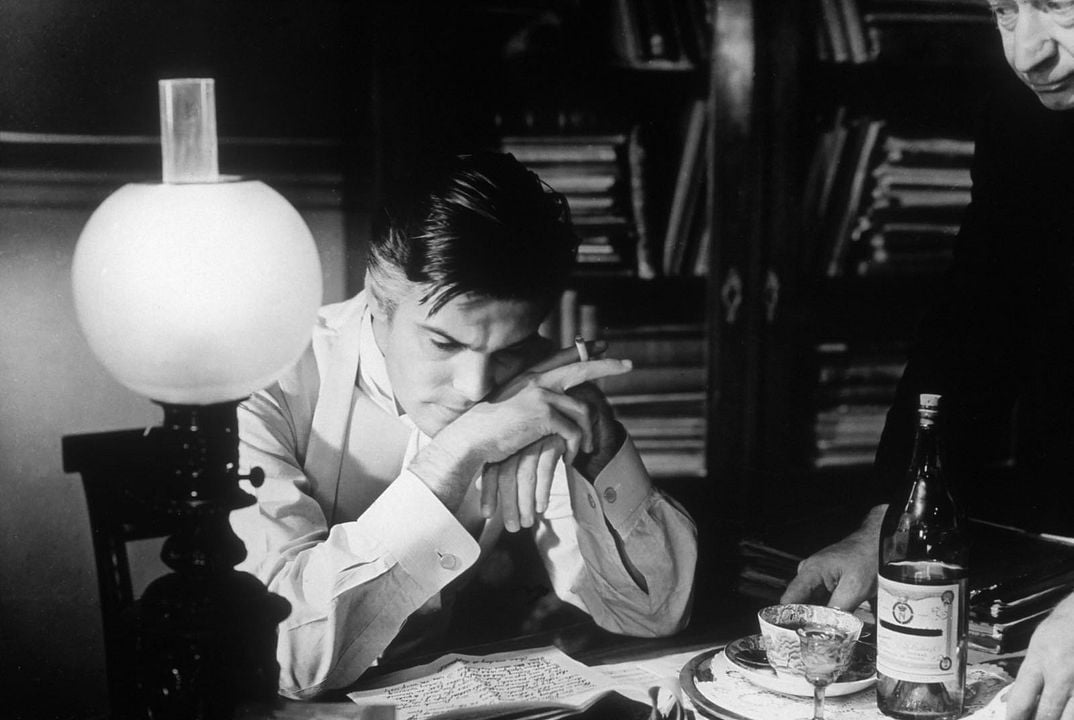 Carta de Uma Desconhecida : Fotos Louis Jourdan