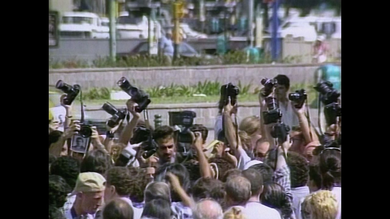 O Fotógrafo e o Carteiro: O Crime que Parou a Argentina : Fotos