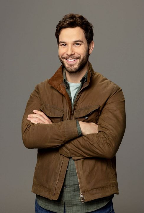 Fotos Skylar Astin