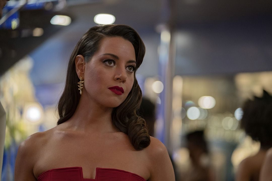 Esquema de Risco: Operação Fortune : Fotos Aubrey Plaza