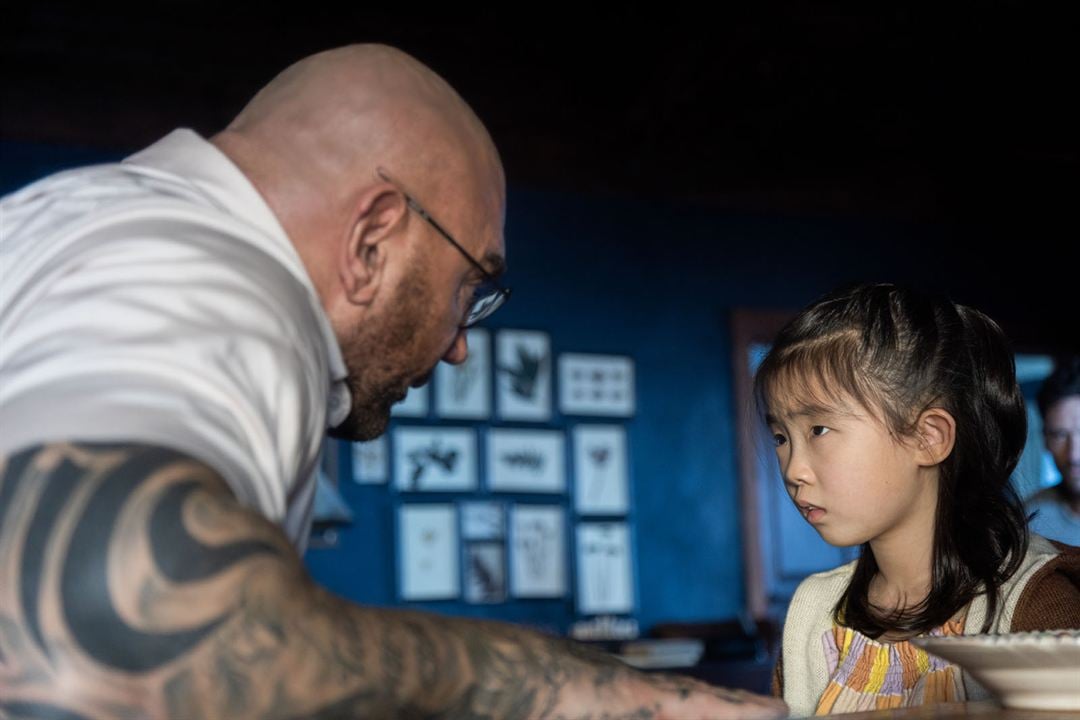 Batem à Porta : Fotos Dave Bautista, Kristen Cui